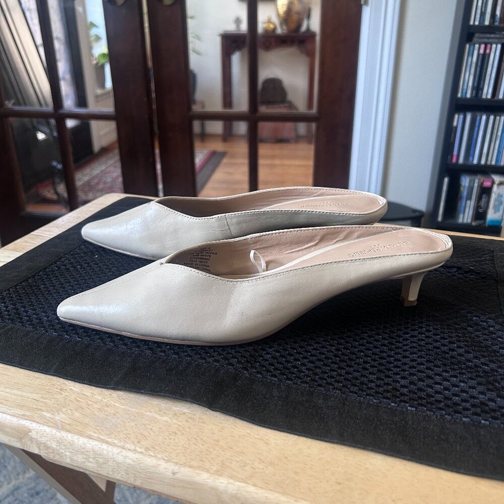 Banana Republic kitten heel mules, cream, size 8